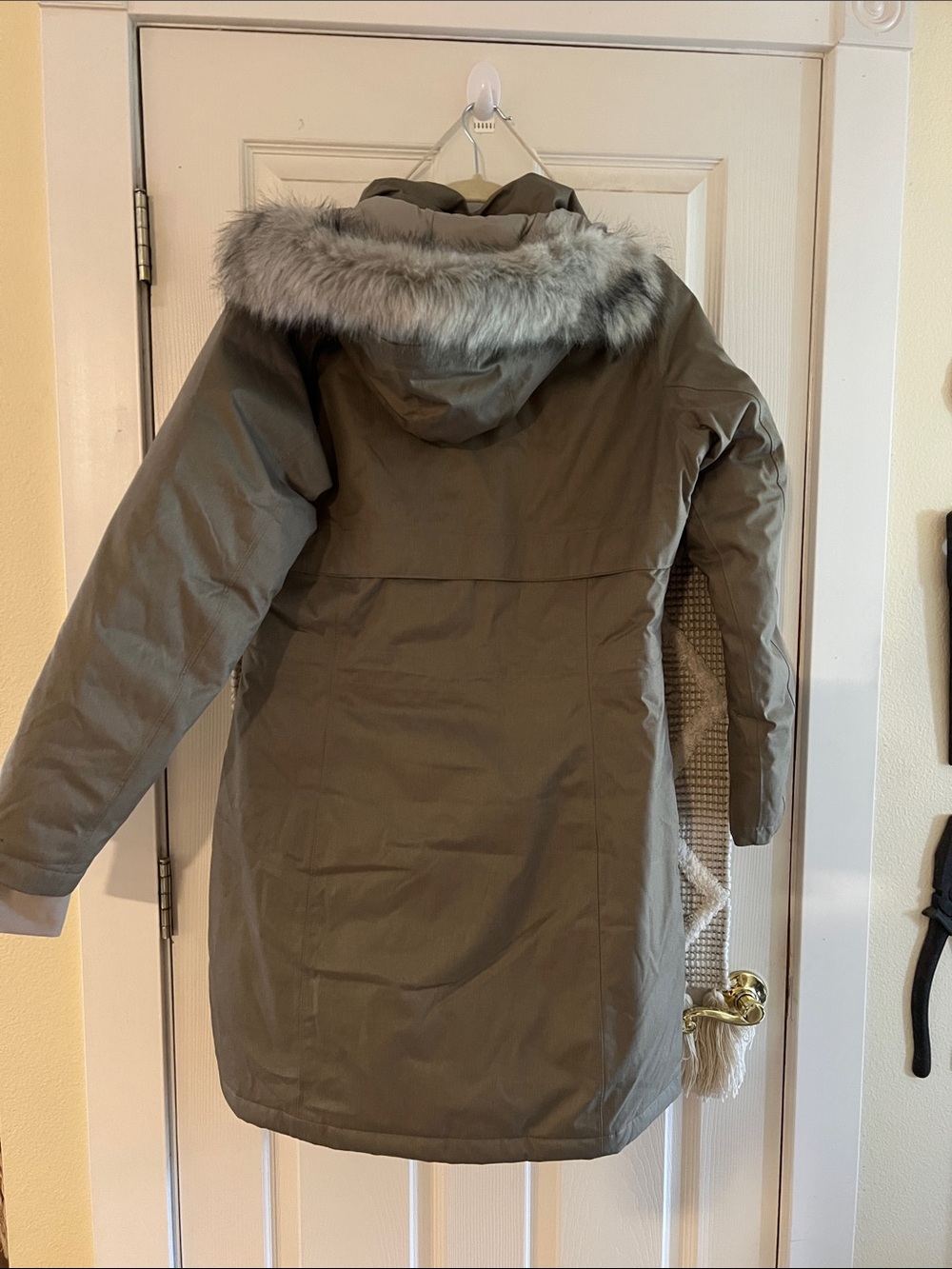 Columbia Women's GRAY Long Insulated Parka with Faux Fur Hood - Picture 2 of 7
